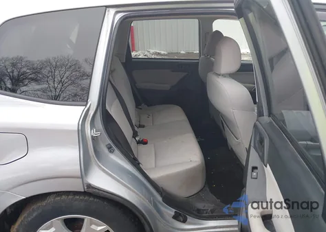 2015 Subaru Forester 2.5I Premium из США, поврежденный, VIN JF2SJADC1FH825301